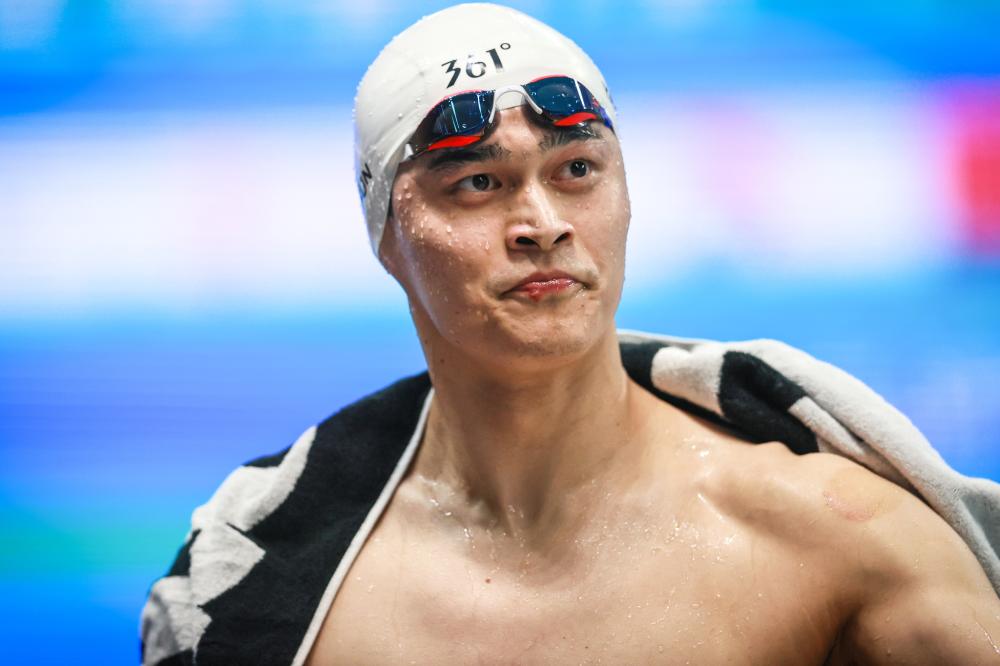 30号再续，弗林蓬社媒展示利物浦新赛季球衣